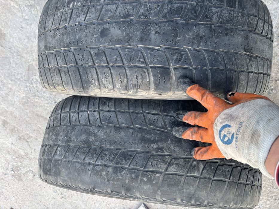 Продам пару покрышек