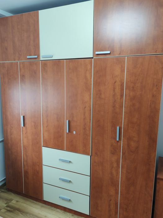 Vând dressing stare foarte buna