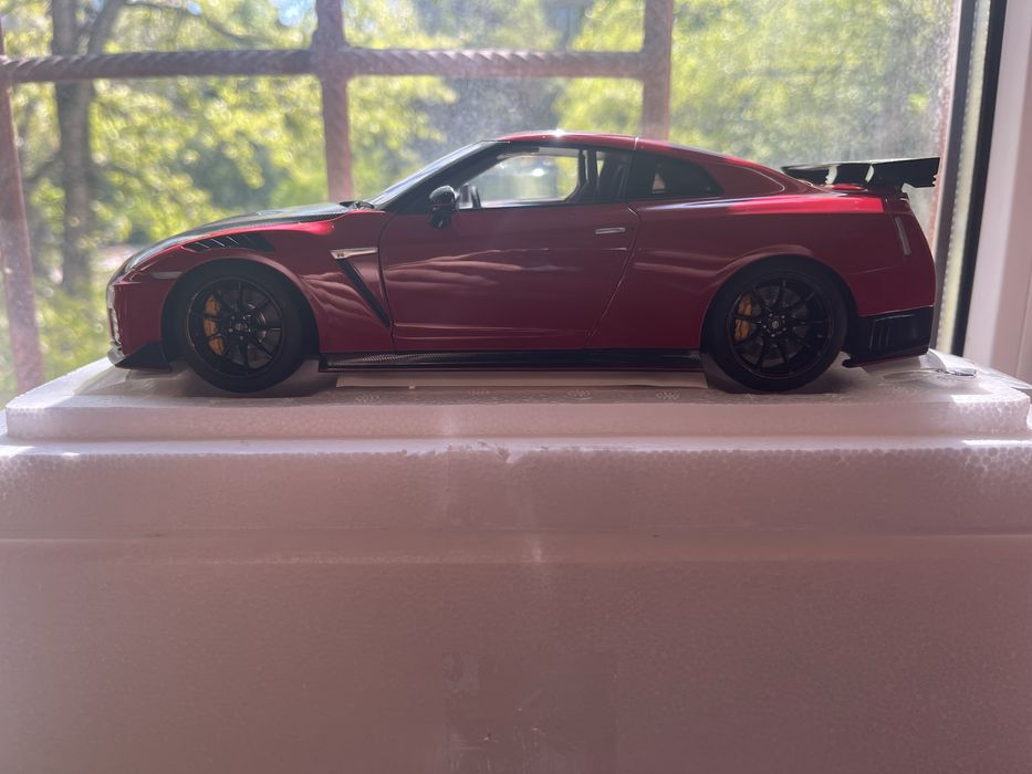 AutoArt Nissan nismo gtr R35 (1:18)