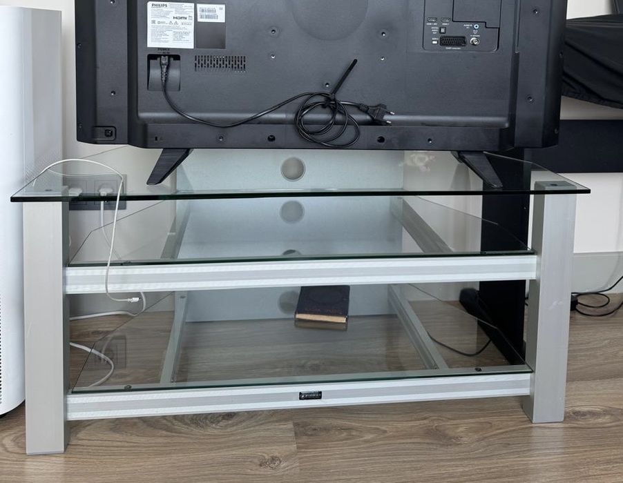 Стол под телевизор