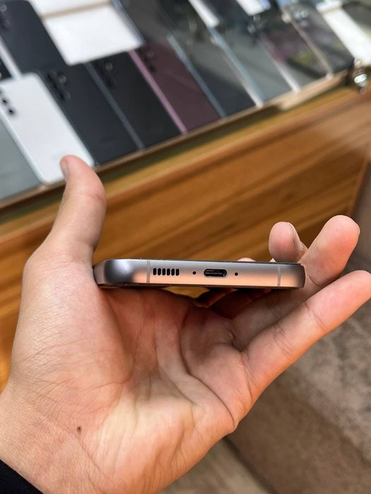 Samsung galaxy s23 Fe 8/128gb holati ideal