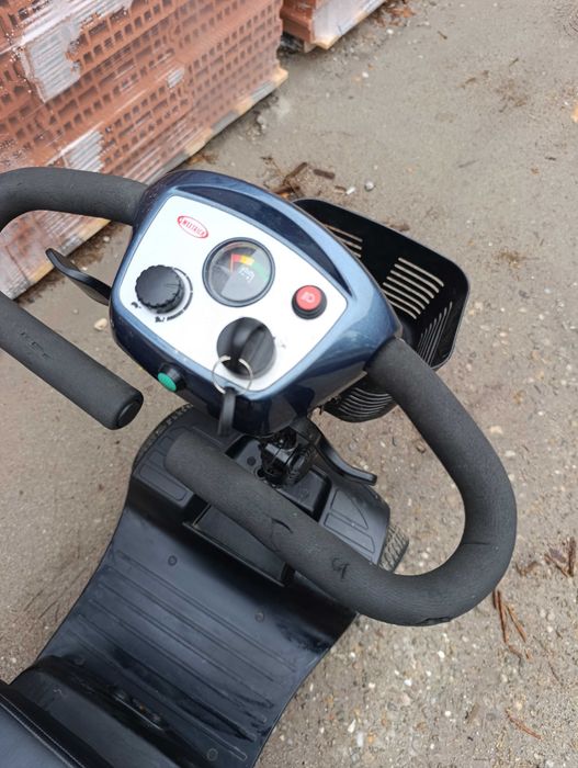 Електрическа количка за възрастни