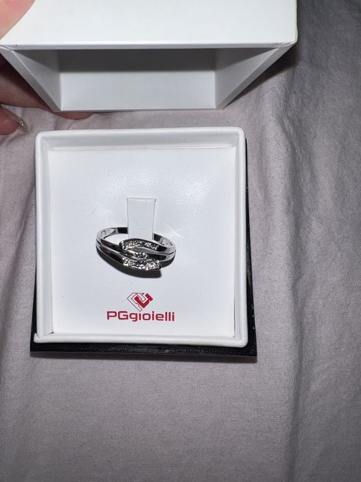 Дамски сребърен пръстен с истински кристал