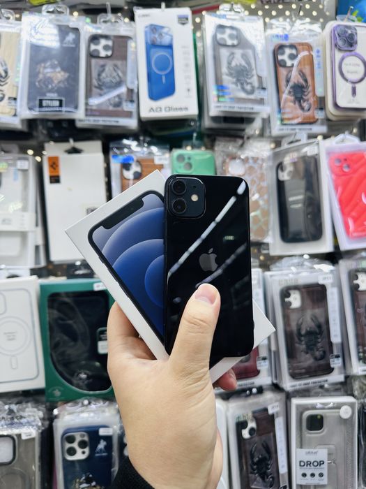 Айфон 12 мини.