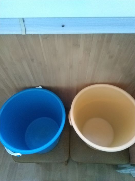 Ведра целые по 500тг.