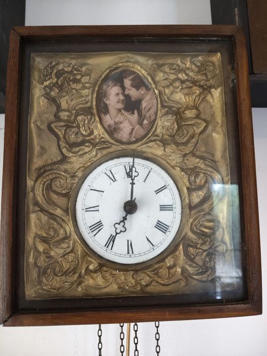 Ceas foarte vechi cu pendul