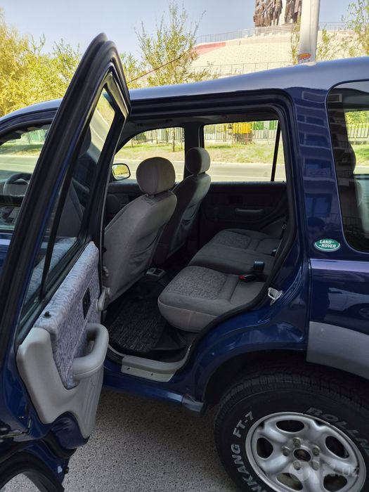 Land Rover sotiladi.