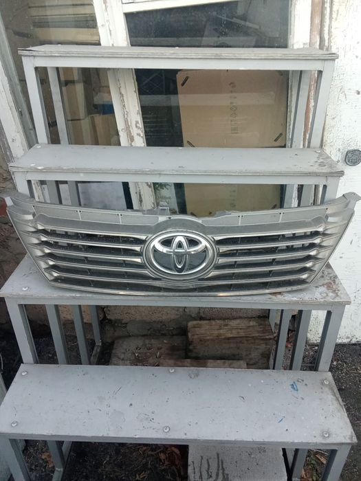 Капот Камри 50 и решетка