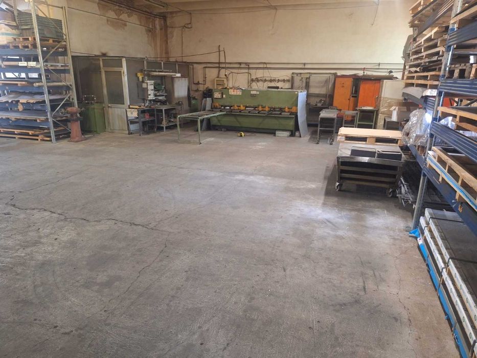 De vânzare societatea metalmecanica  in suprafata de 500mp aflata in chirie,situata in Aradul Nou