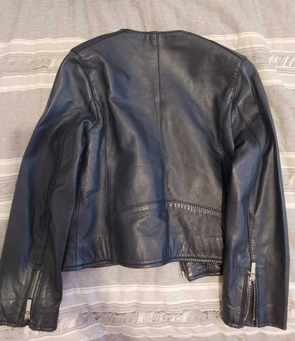 продавам  кожено яке за момиче ръст 122-134см