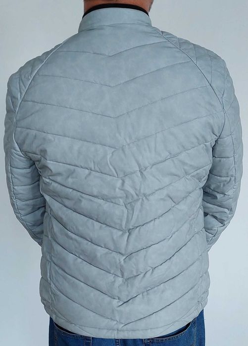 Стилно яке GUESS