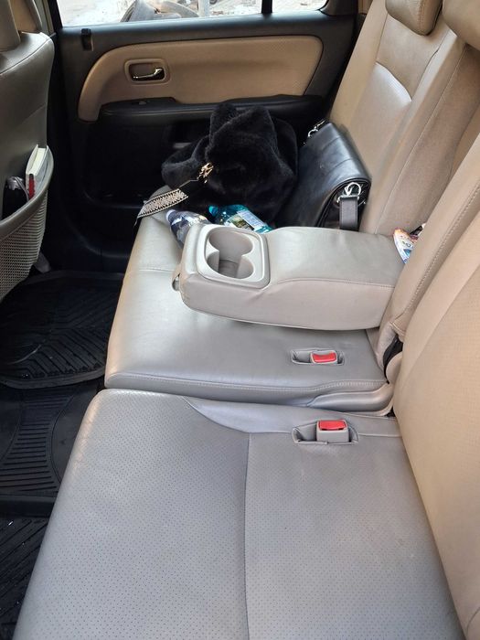 Продавам Хонда cr-v