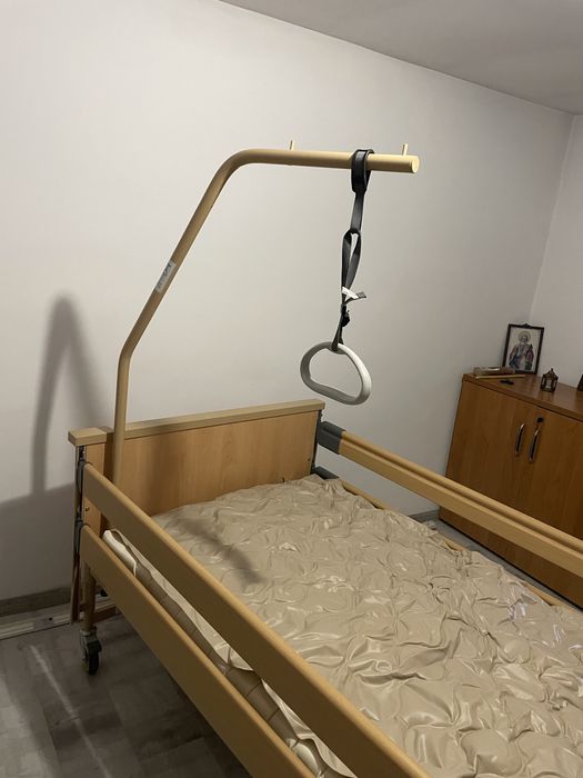 De vanzare pat electric pentru persoane cu dezabilitati