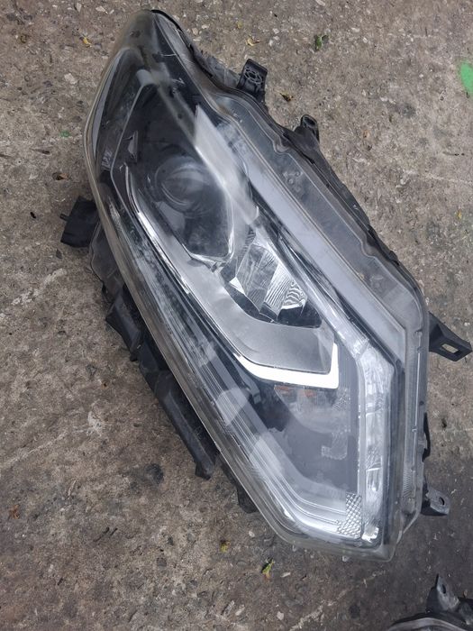 Far stanga/dreapta LED Nissan X-Trail T32 an 2014-2017