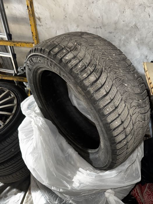 Резина зима r18 255/45 Michelin