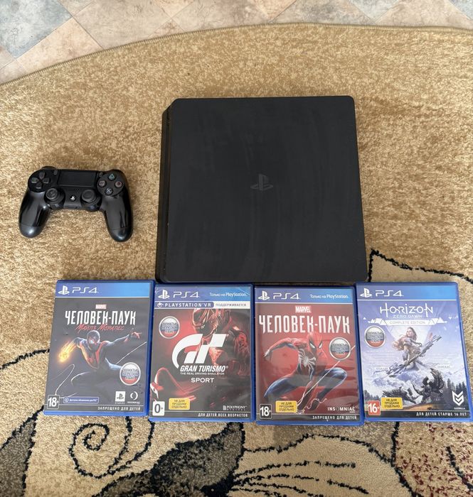 Playstation 4 slim