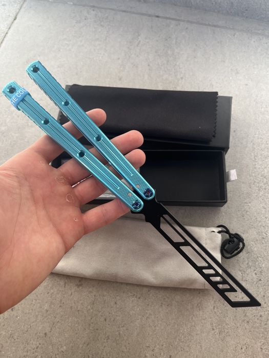 Jucărie Balisong butterfly trainer, nu este ascuțit nu poate fi ascuțit.