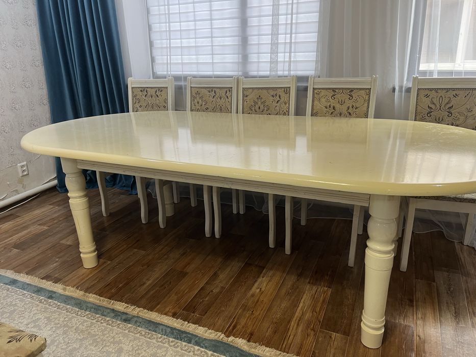 Стол с сервантом