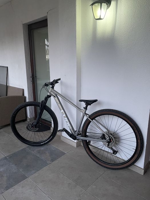 Bicicleta Cube attention 2025 custom
