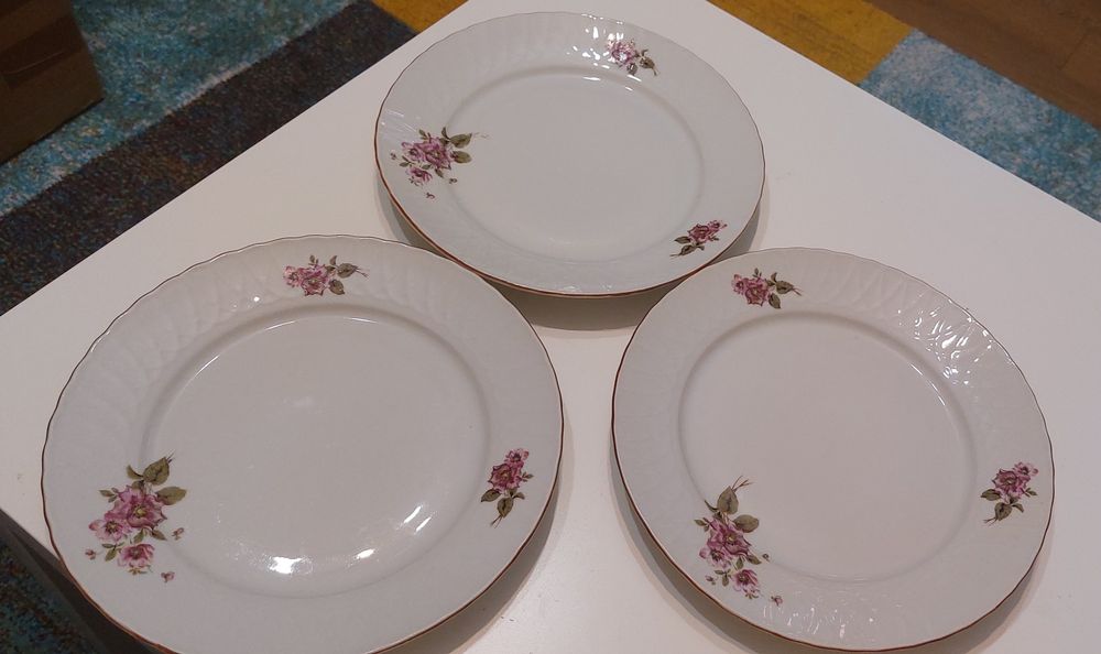 Чинии за основно  "Изида"