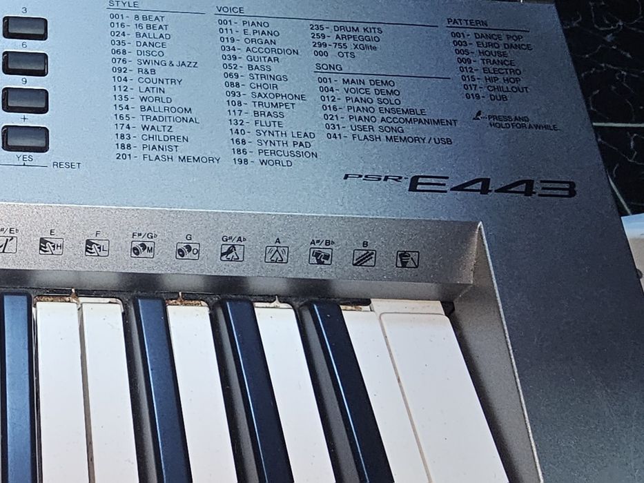 Orga Yamaha E 443