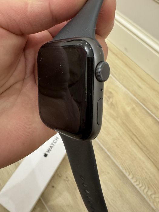 Продам Apple watch SE 44mm