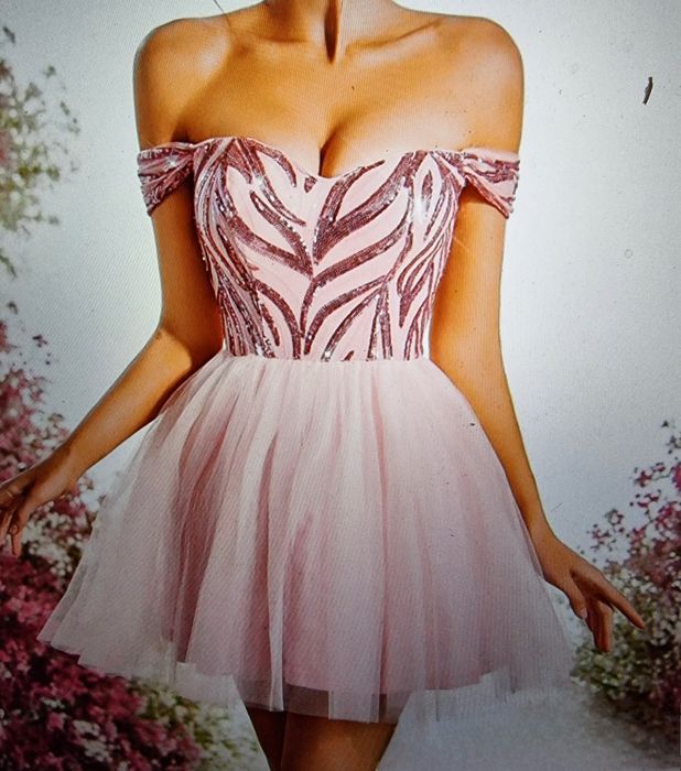 Красива нежна Тюлена рокля розова, пудра