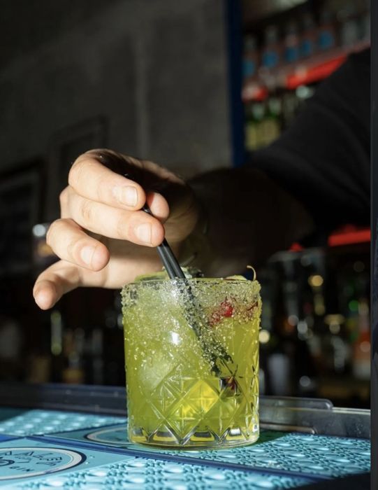 Cocktail Bar Mobil pentru Evenimente Private – Experiență Premium