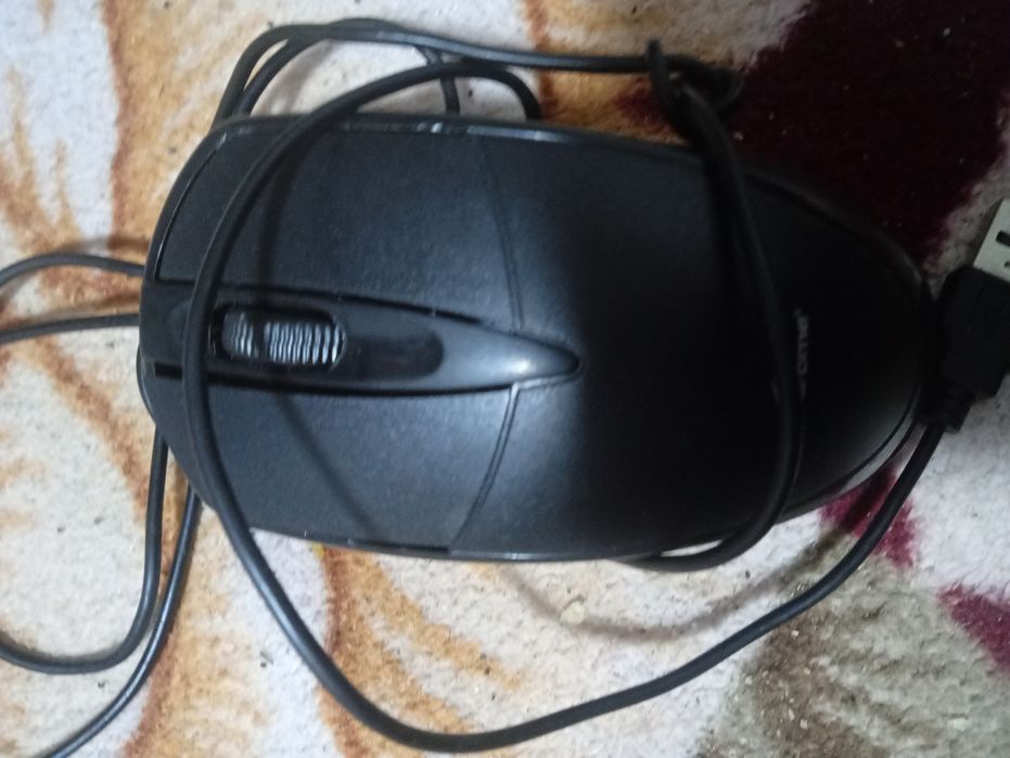Vând mouse cu mufă USB