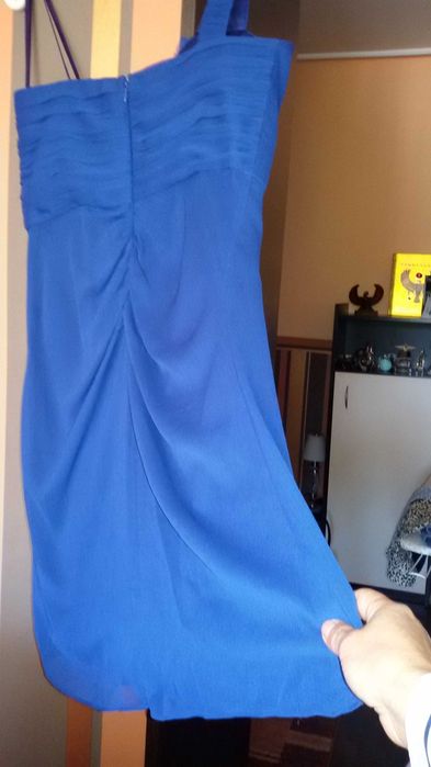 Продавам 2 официални рокли