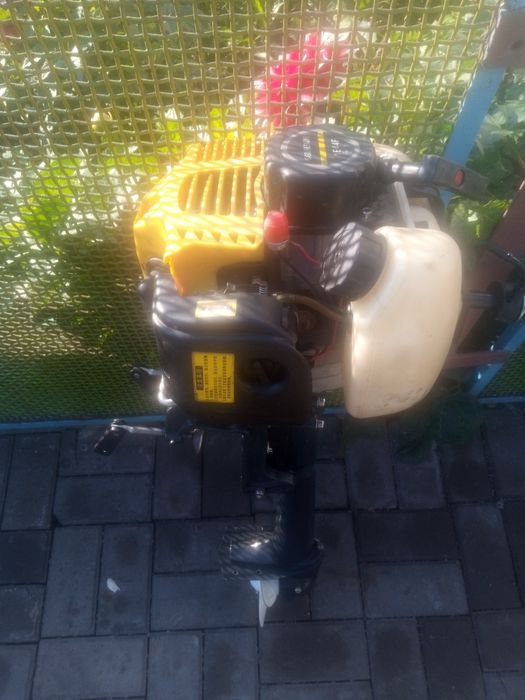 Продаю лодочный мотор 3.5 лс