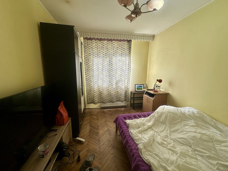 Vand apartament 4 camere zona Galata, etajul 1 din 4