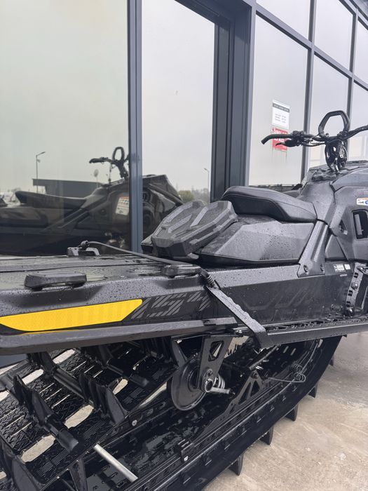 Snowmobil ski doo summit 850 2026
