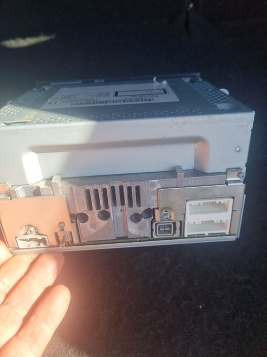 Vând radio cd cu navigație si card memorie 2012 nisan qaskai