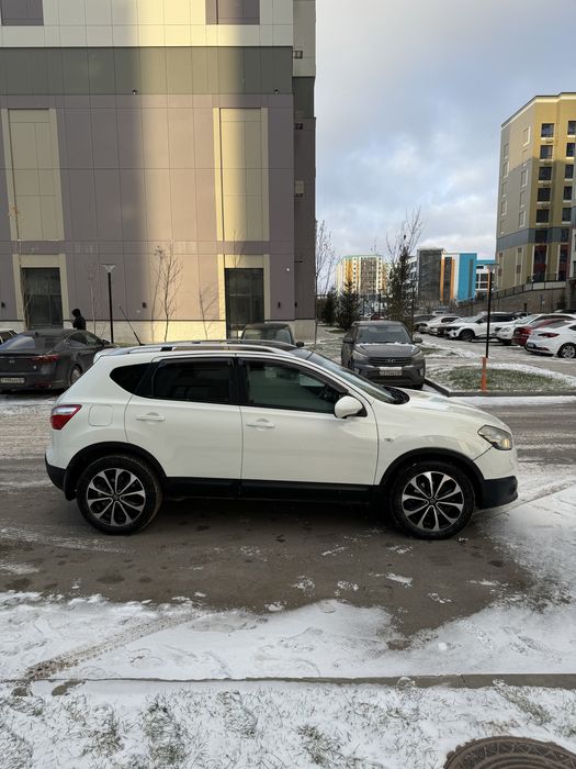 Сатамын көлікті Nissan Qashqai