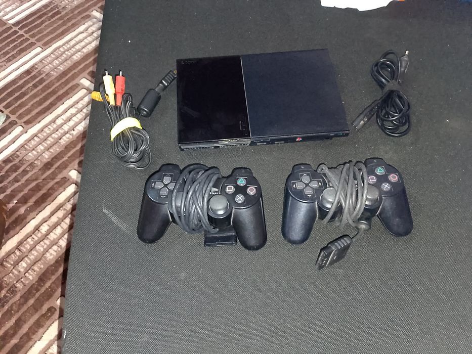 Конзола със игри PlayStation 2 на sony