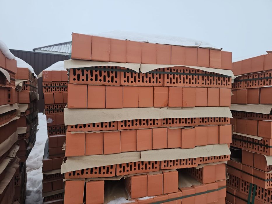 Кирп красный Хромтау