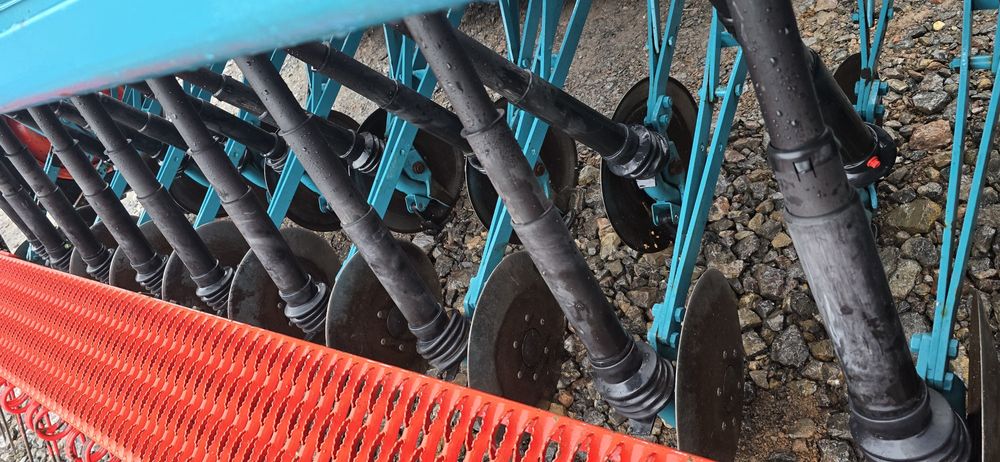 Semanatoare de paioase lucerna rapita sulky pe discuri 3 m metri