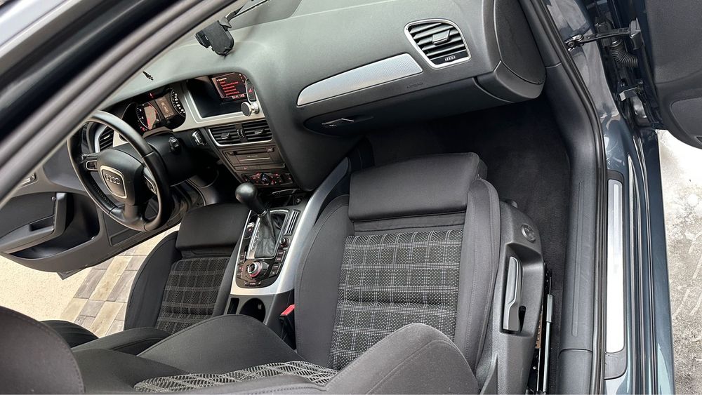 Vand Audi A4 2.0Tdi 2011 Automat sau schimb cu E60 dupa 2008