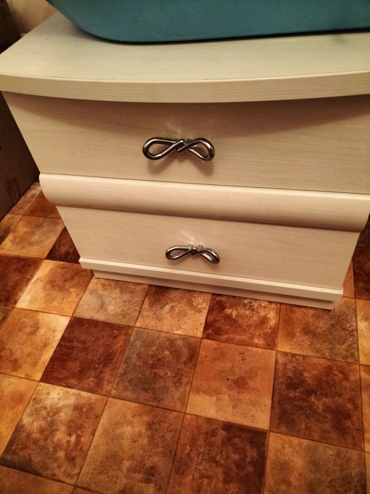 Продается спальный кровать, 2тумбы.