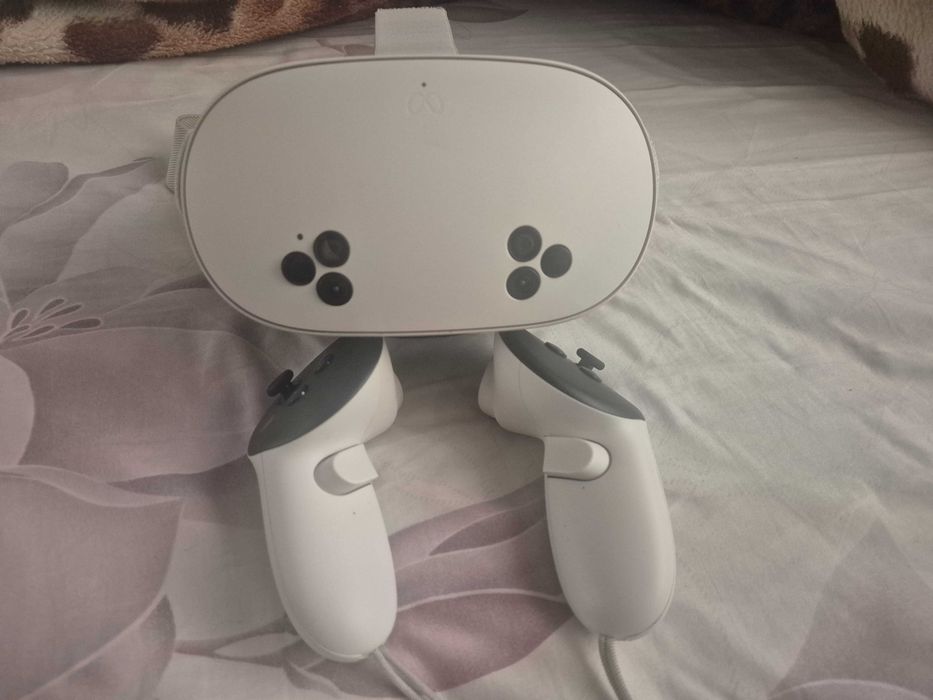 Vând ochelari VR Meta Quest 3S, 128GB