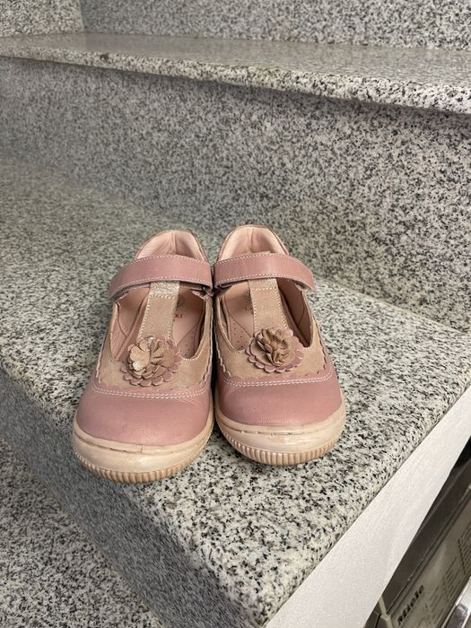 Детски кожени обувки