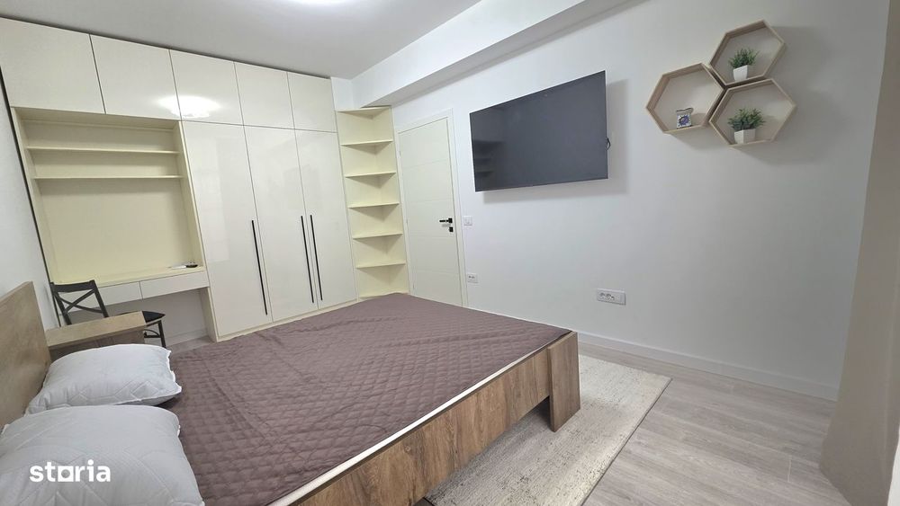 Apartament 1 camera/ Prima închiriere 300 euro + 30 euro parcare.