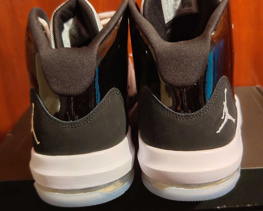 Nike Air Jordan Max Aura 44.5ти номер 28.5см стелка ЧИСТО НОВИ с кутия