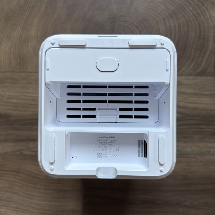NAS устройство Ubiquiti UNAS 2, бяло
