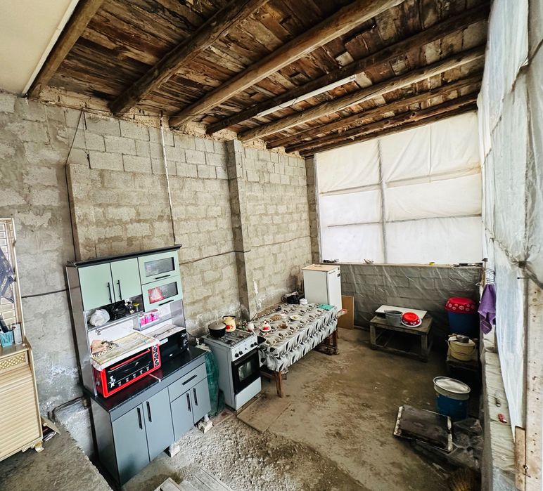 Srochno Sotiladi. 3 sotik 3 xona uyi bor qoshimcha 1 sotik bor