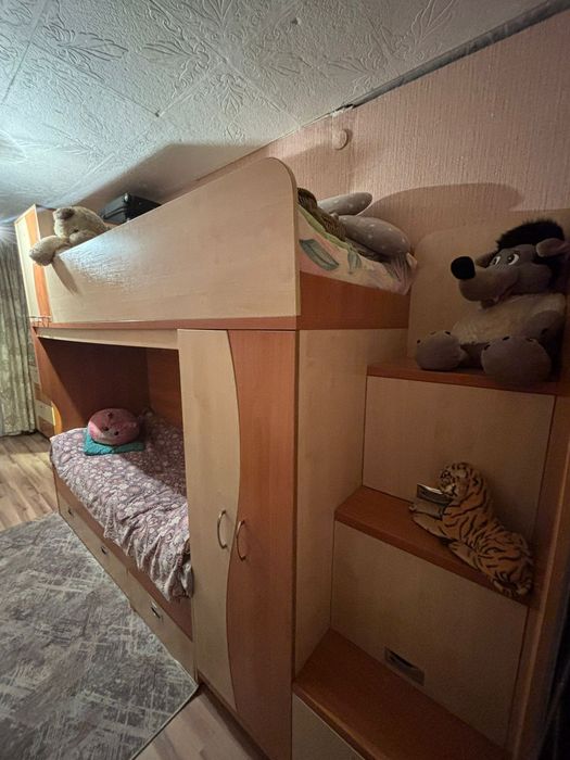 Кровать двухъярусная