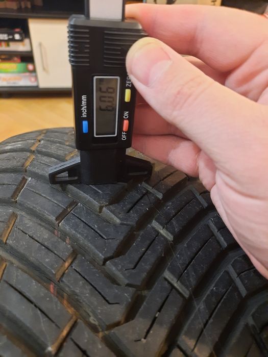 225/65R17 Continental Всесезонни