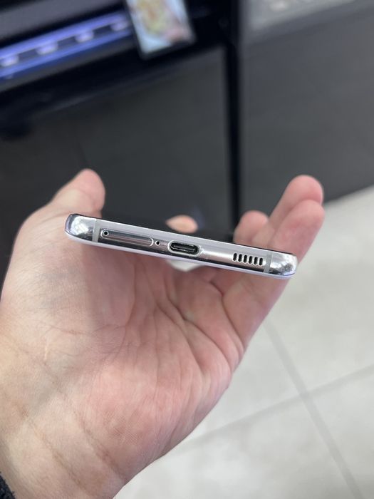 Samsung s21  б/у