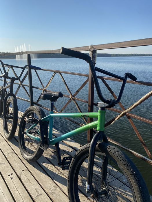 Трюковой велосипед BMX